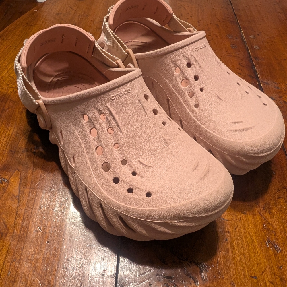 Crocs Echo Clogs In Pink Sand, Size M5/W7